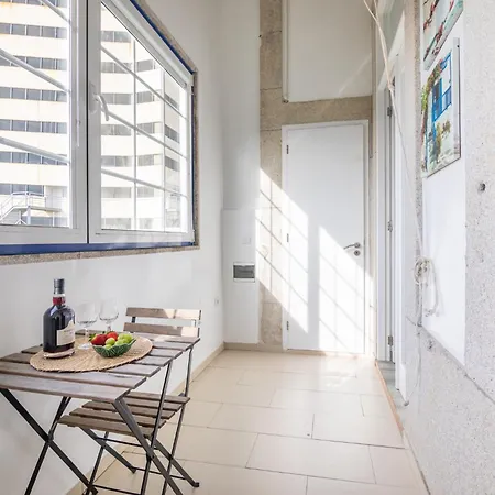 Apartment Deluxe Spacious Flats W Mezzanine By Host Wise